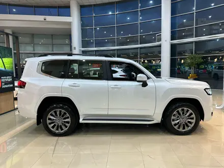 Toyota Land Cruiser Premium+ 2025 года за 72 090 000 тг. в Алматы – фото 5