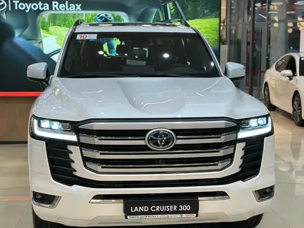 Toyota Land Cruiser Premium+ 2025 года за 72 090 000 тг. в Алматы – фото 2