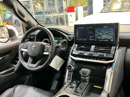 Toyota Land Cruiser Premium+ 2025 года за 72 090 000 тг. в Алматы – фото 16