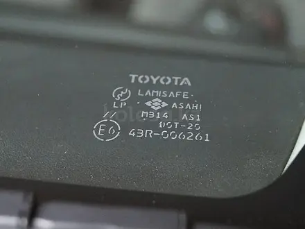 Оригинальные стекла на Toyota Lexus за 20 000 тг. в Алматы – фото 3