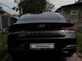 Hyundai Elantra 2021 года за 10 900 000 тг. в Алматы – фото 2