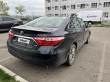 Toyota Camry 2017 года за 7 100 000 тг. в Актобе – фото 3