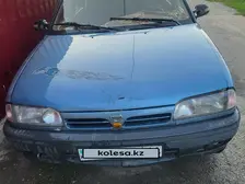 Nissan Primera, 1993