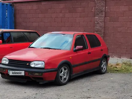 Volkswagen Golf 1994 года за 1 500 000 тг. в Алматы