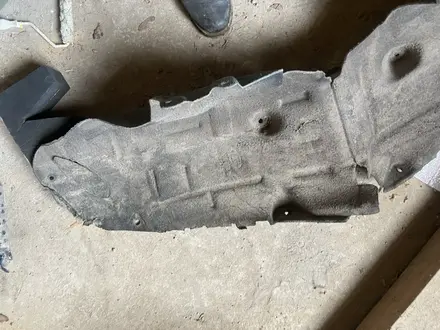 Задний Подкрыльник за 50 000 тг. в Астана