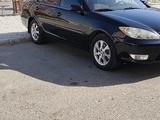 Toyota Camry 2005 годаүшін4 800 000 тг. в Жанаозен – фото 2