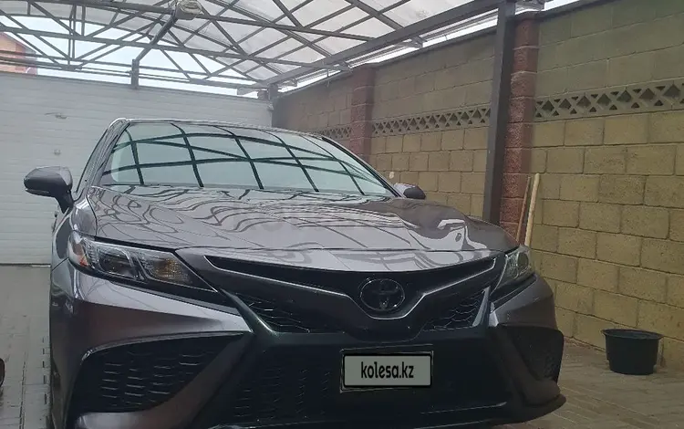 Toyota Camry 2023 года за 16 000 000 тг. в Астана