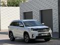 Toyota Highlander 2016 года за 17 000 000 тг. в Алматы