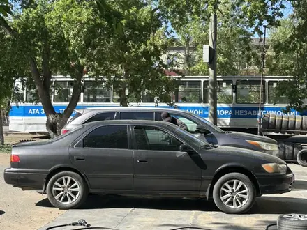 Toyota Camry 2001 года за 3 300 000 тг. в Павлодар