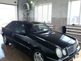 Mercedes-Benz E 280