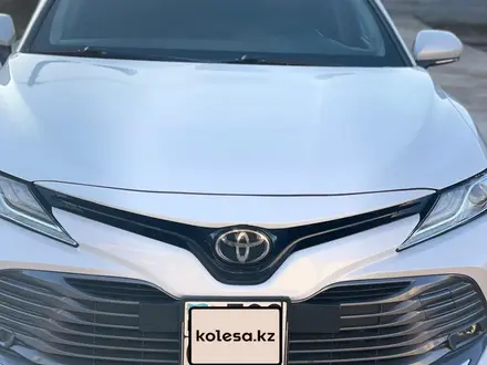 Toyota Camry 2018 года за 14 200 000 тг. в Алматы – фото 13