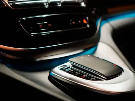 Mercedes-Benz V 300 2022 года за 75 000 000 тг. в Астана – фото 36