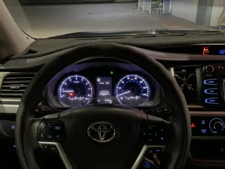 Toyota Highlander 2017 года за 17 000 000 тг. в Кульсары – фото 9