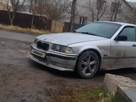 BMW 320 1992 года за 1 200 000 тг. в Астана – фото 2