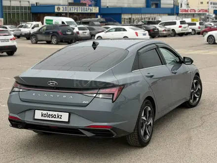 Hyundai Elantra 2021 года за 7 500 000 тг. в Алматы – фото 2