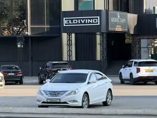 Hyundai Sonata, 2011