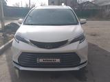 Toyota Sienna 2021 года за 24 000 000 тг. в Алматы – фото 4