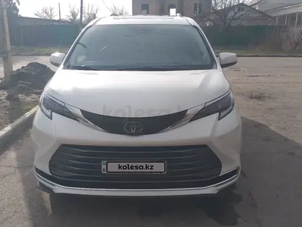 Toyota Sienna 2021 года за 28 000 000 тг. в Алматы – фото 4