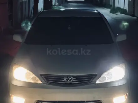 Toyota Camry 2005 года за 3 000 000 тг. в Актау – фото 2