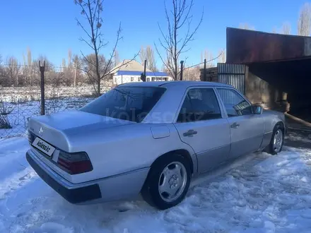 Mercedes-Benz E 220 1992 года за 1 800 000 тг. в Шымкент – фото 4