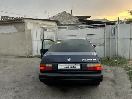 Volkswagen Passat 1992 года за 990 000 тг. в Тараз – фото 2