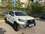 Toyota Hilux 2022 года за 17 200 000 тг. в Астана – фото 2