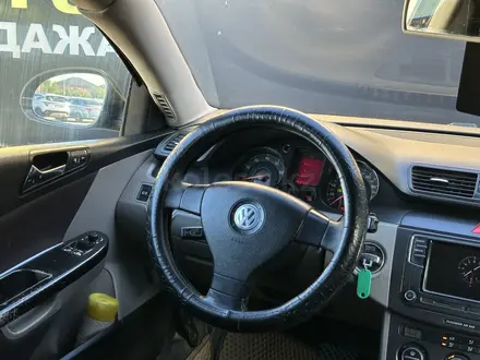 Volkswagen Passat 2006 года за 3 150 000 тг. в Атырау – фото 7