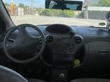 Toyota Yaris 2001 года за 2 100 000 тг. в Турара Рыскулова – фото 4