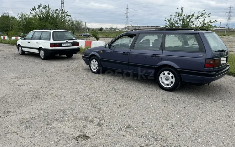 Volkswagen Passat 1993 годаүшін2 150 000 тг. в Тараз
