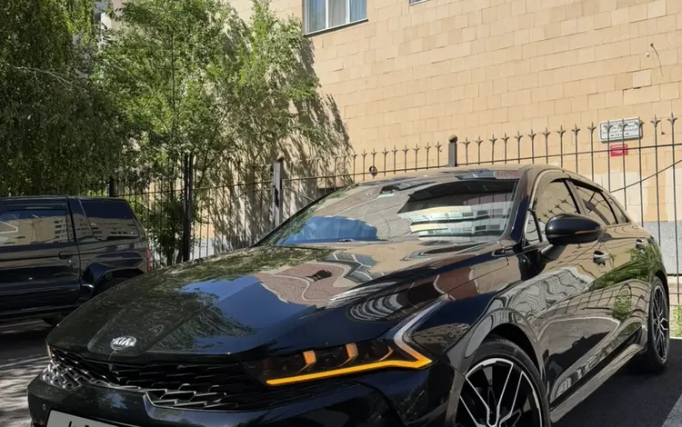 Kia K5 2021 года за 11 900 000 тг. в Астана