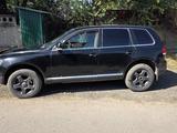 Volkswagen Touareg 2004 годаүшін2 100 000 тг. в Алматы – фото 4