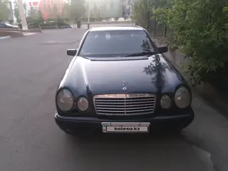 Mercedes-Benz E 230