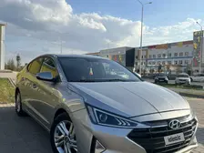 Hyundai Elantra, 2019