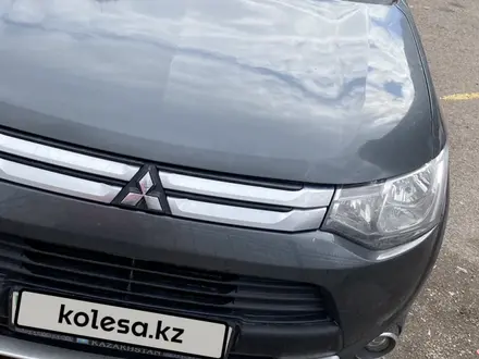 Mitsubishi Outlander 2014 года за 8 300 000 тг. в Астана – фото 2