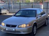 Toyota Camry 2001 годаүшін2 500 000 тг. в Уральск – фото 2