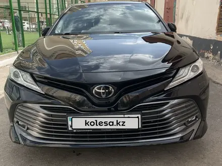 Toyota Camry 2018 года за 15 000 000 тг. в Астана