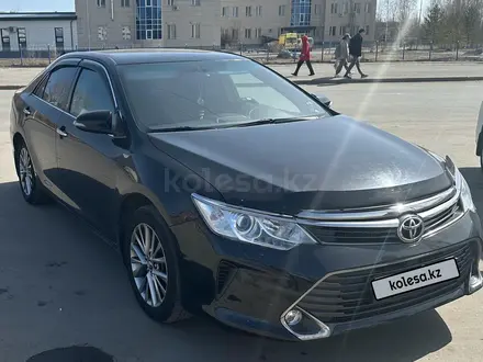 Toyota Camry 2015 года за 10 900 000 тг. в Павлодар