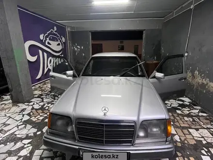 Mercedes-Benz E 220 1993 года за 1 900 000 тг. в Кызылорда