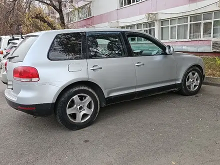 Volkswagen Touareg 2003 года за 3 500 000 тг. в Алматы – фото 5