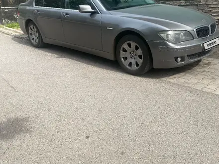 BMW 750 2007 года за 7 000 000 тг. в Алматы