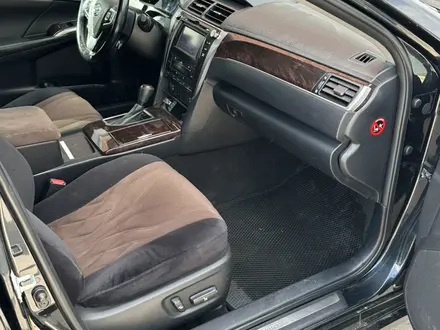 Toyota Camry 2016 года за 10 500 000 тг. в Караганда – фото 11