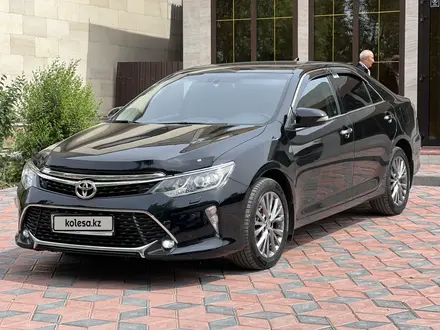Toyota Camry 2018 года за 12 700 000 тг. в Семей