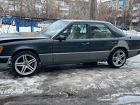 Mercedes-Benz E 220 1993 года за 550 000 тг. в Петропавловск