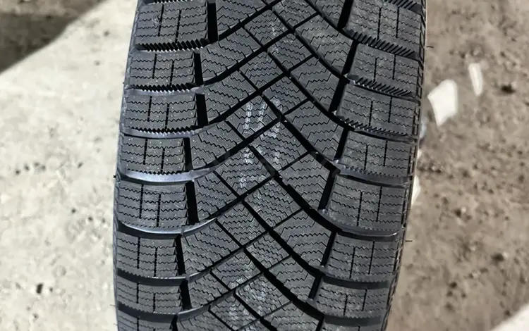 Шины Pirelli R16 за 175 000 тг. в Алматы