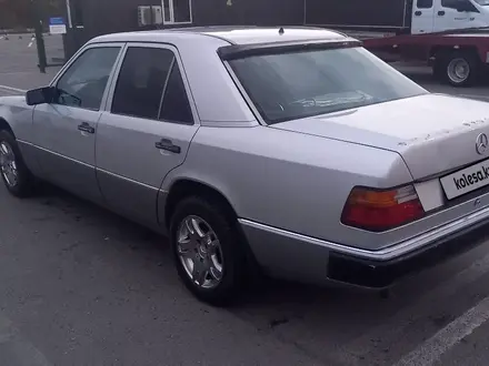 Mercedes-Benz E 230 1990 года за 1 400 000 тг. в Алматы – фото 3