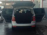 Volkswagen Touran 2010 годаүшін2 200 000 тг. в Петропавловск – фото 2