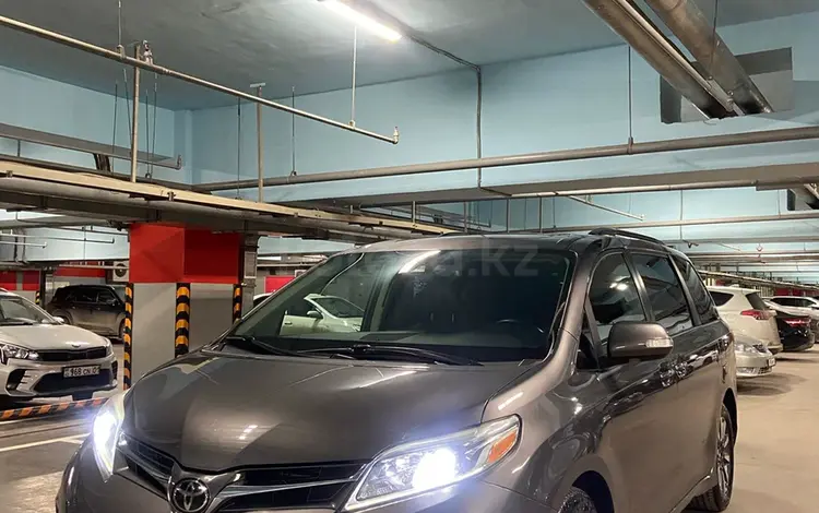 Toyota Sienna 2018 года за 17 500 000 тг. в Астана