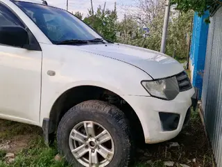 Mitsubishi L200, 2011