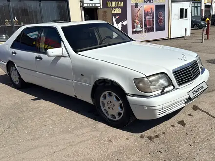 Mercedes-Benz S 320 1997 года за 2 800 000 тг. в Астана – фото 2