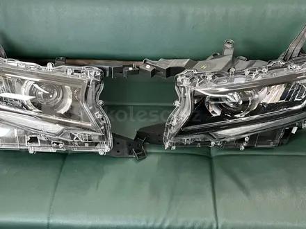 Toyota Land Cruiser Prado 150 2018 г фара левая новый оригинал за 440 000 тг. в Алматы – фото 2